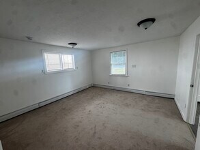 56 Bates Ave in Quincy, MA - Building Photo - Building Photo
