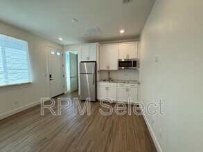 9672 Tangelo Cir in Elk Grove, CA - Foto de edificio - Building Photo