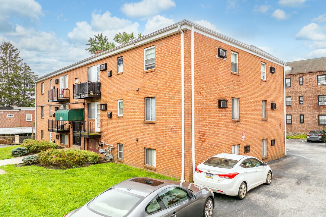 Morgan Place in Drexel Hill, PA - Building Photo