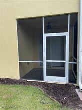 9815 Solera Cove Pointe in Ft. Myers, FL - Foto de edificio - Building Photo