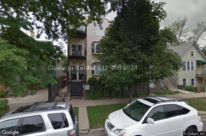 2433 W Fletcher St in Chicago, IL - Building Photo