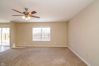 929 Nicole Way in New Whiteland, IN - Building Photo - Building Photo