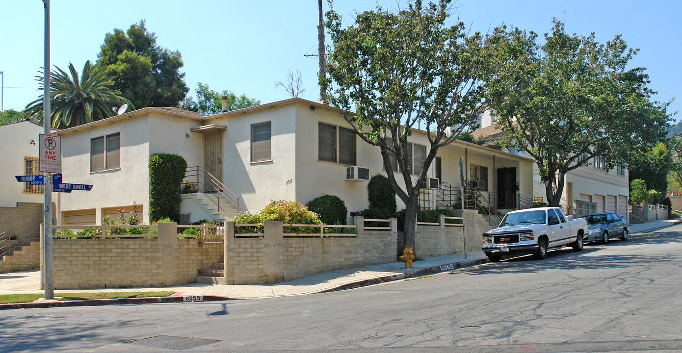 905-911 N West Knoll Dr in West Hollywood, CA - Building Photo