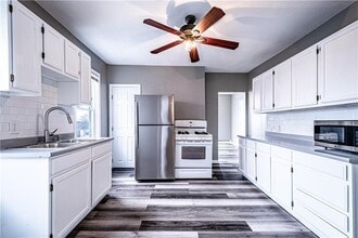 216 Maplewood Ave in Cranston, RI - Building Photo - Building Photo