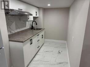 41 JAMES MCCULLOUGH Rd in Whitchurch-Stouffville, ON - Building Photo - Building Photo