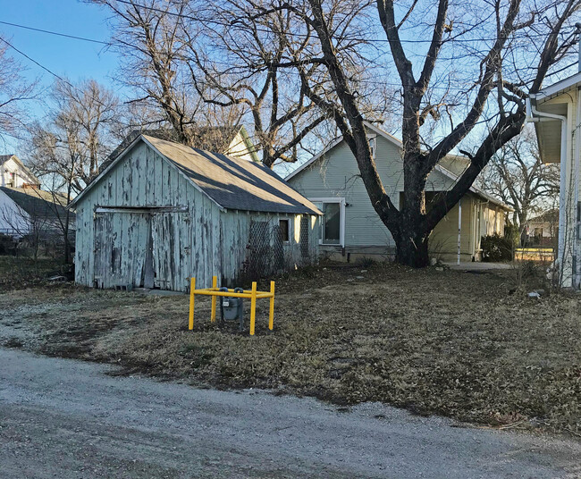 117 S Main St in Hesston, KS - Building Photo - Building Photo