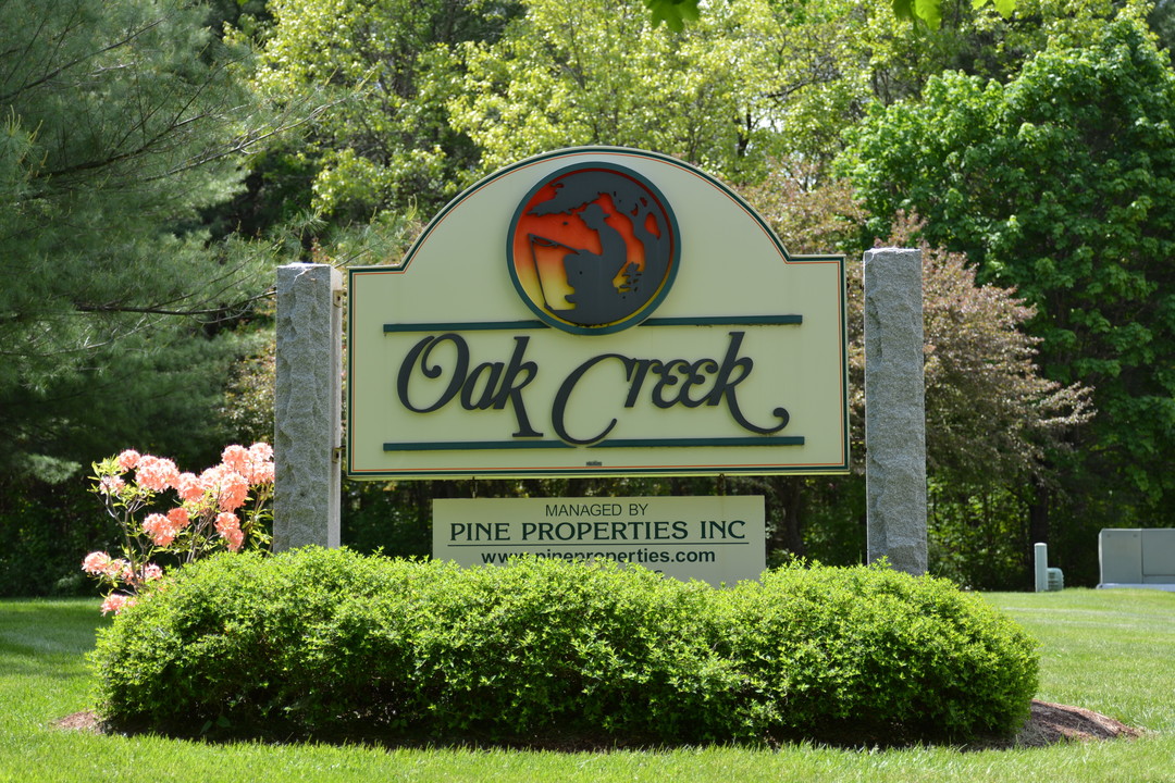 Oak Creek Apartments in Concord, NH - Foto de edificio