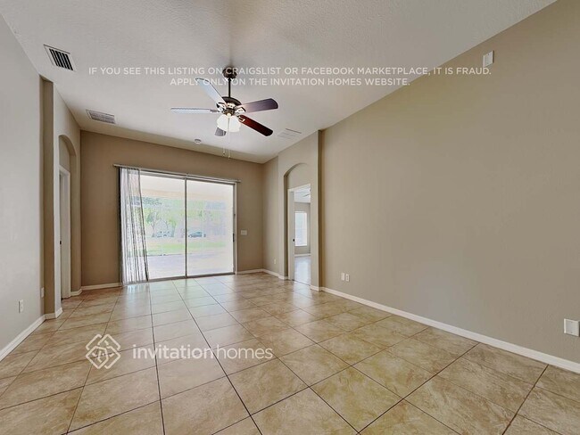 7042 Moss Ledge Run in Land O Lakes, FL - Building Photo - Building Photo