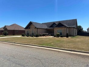 144 Addington Dr in Kathleen, GA - Building Photo - Building Photo