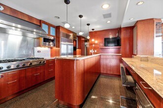 200 Old Palisade Rd in Fort Lee, NJ - Building Photo - Building Photo