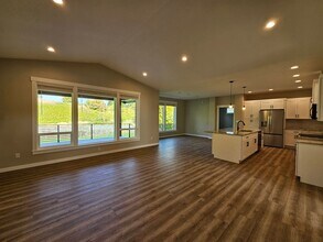 5416 Salish Rd in Blaine, WA - Building Photo - Building Photo