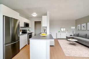 Belvedere Suites in Brampton, ON - Building Photo