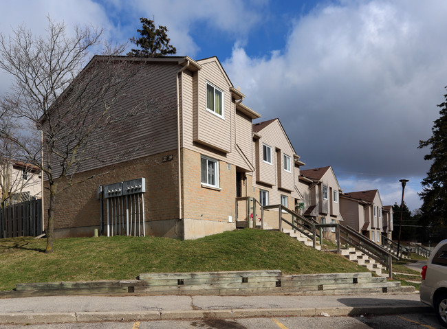 32 Osborne St in Cambridge, ON - Building Photo - Building Photo