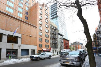139 E 13th St in New York, NY - Building Photo - Building Photo