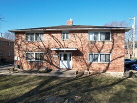2410-2506 Brentwood Pkwy in Madison, WI - Building Photo