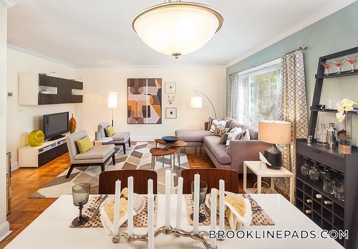 51 Thornton Rd in Brookline, MA - Building Photo