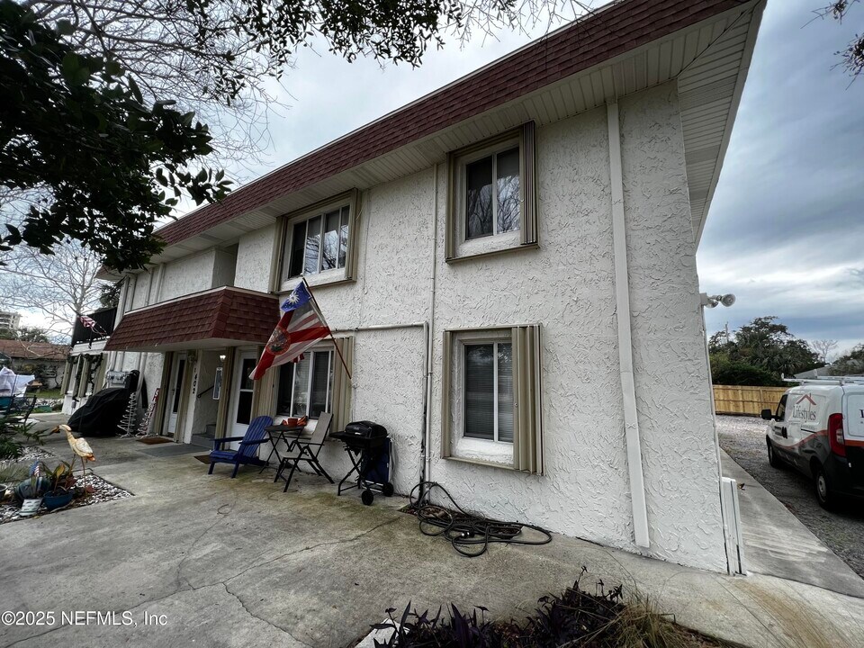 402 8th St S in Jacksonville Beach, FL - Building Photo