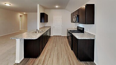 1024 S Appaloosa Ln in Mustang, OK - Building Photo - Building Photo