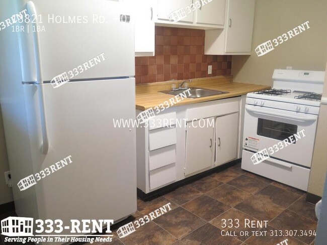 13821 Holmes Rd in Kansas City, MO - Building Photo - Building Photo