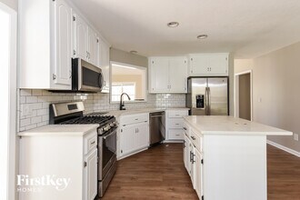 206 Red Fox Ct in Canton, GA - Building Photo - Building Photo