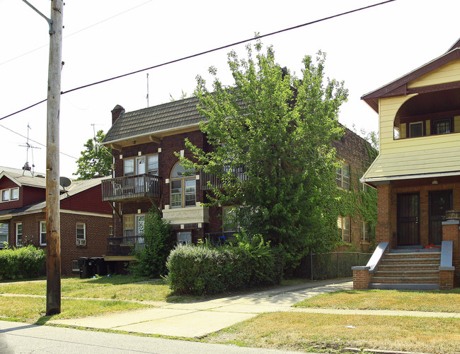 3318 E 140th St in Cleveland, OH - Foto de edificio - Building Photo