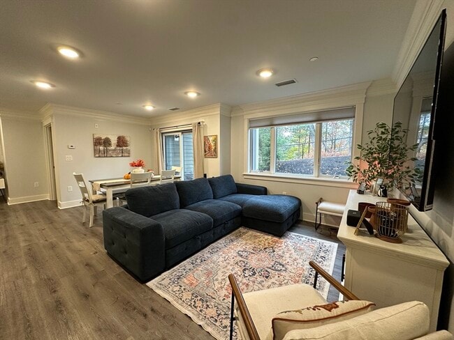 property at 17 Hennery Wy