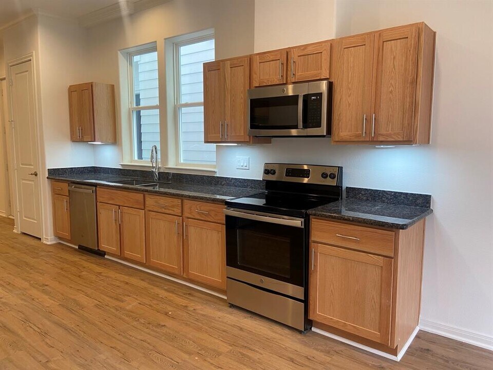 3225 Real St-Unit -A in Houston, TX - Foto de edificio