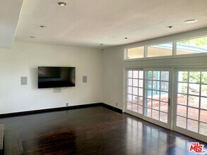 10216 Cielo Dr in Beverly Hills, CA - Building Photo - Building Photo