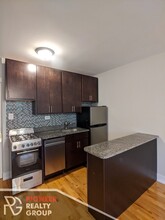 811 W Cornelia Ave, Unit 815-101 in Chicago, IL - Building Photo - Building Photo