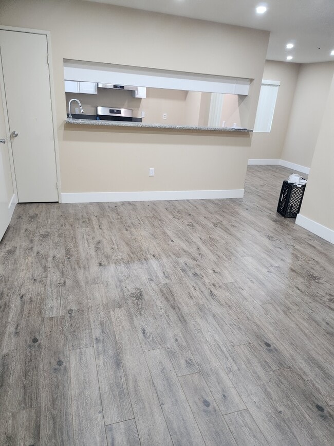 property at 1030 E Palmer Ave