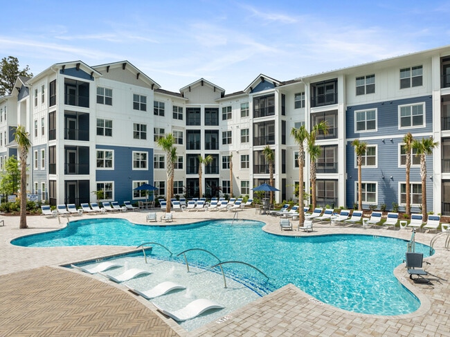 Aventon Noelle in Charleston, SC - Foto de edificio - Building Photo