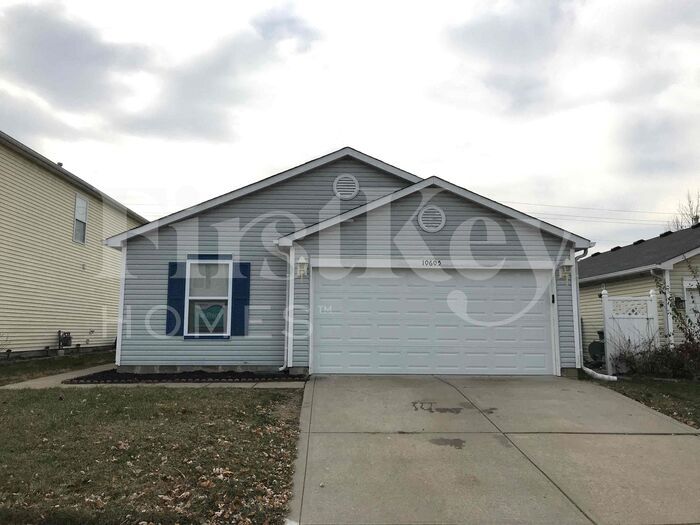 10605 Glenayr Dr in Camby, IN - Foto de edificio