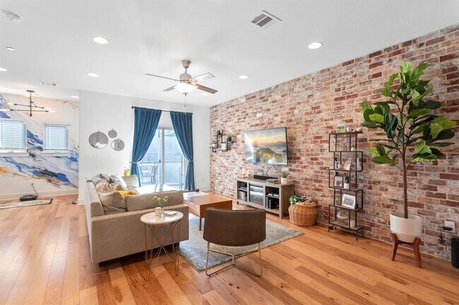 7203 Bassett Ct in Austin, TX - Building Photo - Building Photo