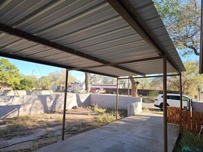 1424 W Kaywood St in Portales, NM - Building Photo - Building Photo