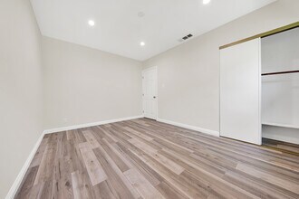 1151 N Verdugo Rd, Unit A in Glendale, CA - Building Photo - Building Photo