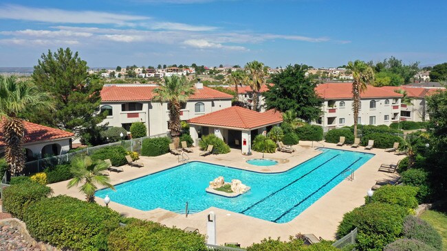 Quail Ridge Apartments in Las Cruces, NM - Foto de edificio - Building Photo