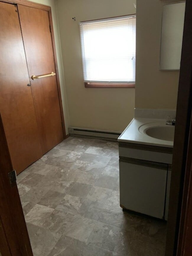 2485 Meadville Ln in Carbondale, IL - Building Photo - Building Photo