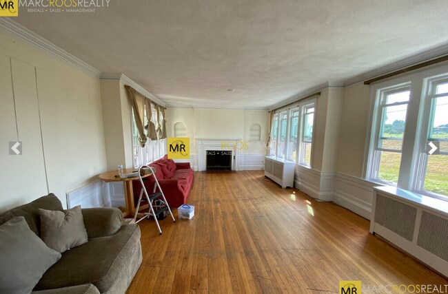 28 Manet Rd, Unit 1 in Chestnut Hill, MA - Building Photo - Building Photo