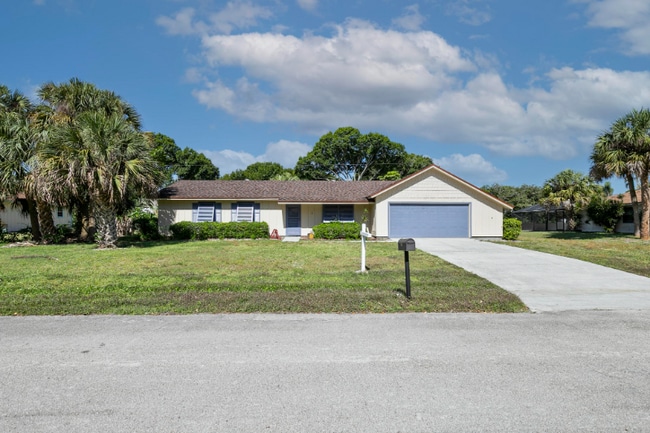 565 11th Ave in Vero Beach, FL - Building Photo - Building Photo