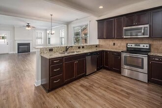 925 Dearborn Ct in Winterville, NC - Building Photo - Building Photo