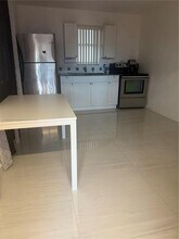 317 W 34th St in Hialeah, FL - Building Photo - Building Photo
