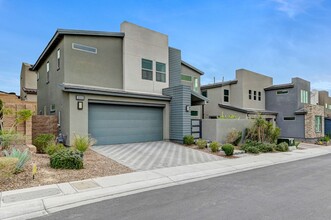 3333 Riserva Ln in Henderson, NV - Building Photo - Building Photo