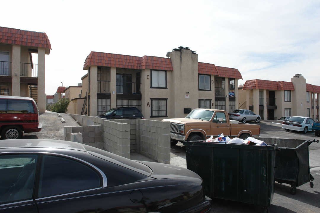 6935 Kepler Dr in Las Vegas, NV - Building Photo