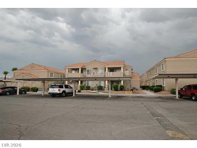 6553 McRae Ave in Las Vegas, NV - Building Photo - Building Photo