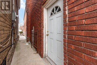 2095 Dufferin St in Toronto, ON - Building Photo - Building Photo