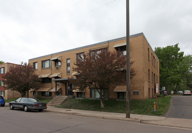 1409 Como Ave SE in Minneapolis, MN - Foto de edificio - Building Photo