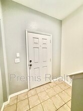 2043 Strathmill Dr in Clearwater, FL - Building Photo - Building Photo