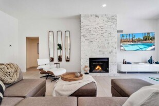 3350 Bogert Trail in Palm Springs, CA - Building Photo