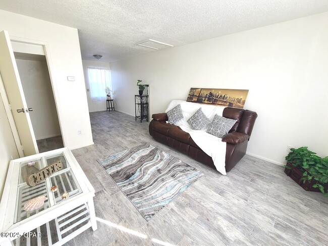 201 E 25th St in Lynn Haven, FL - Building Photo - Building Photo