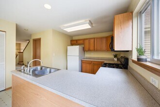 923 Emerald Dr in Hampshire, IL - Building Photo - Building Photo